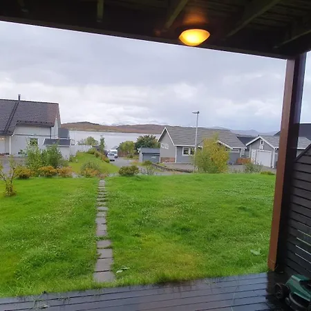 アパート Flat On Kvaloya, Tromsoe