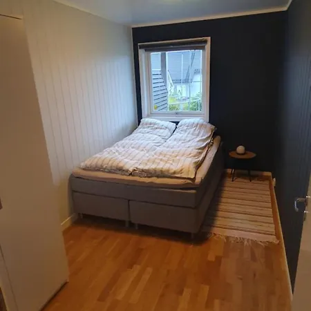 アパート Flat On Kvaloya, Tromsoe トロムソ